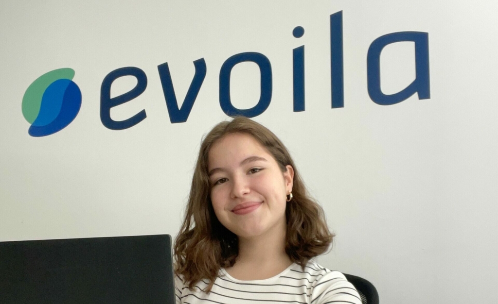 Mayas Schülerpraktikum im Marketing von evoila